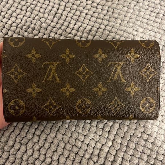 Authentic Louis Vuitton Emilie Wallet - Picture 6 of 10